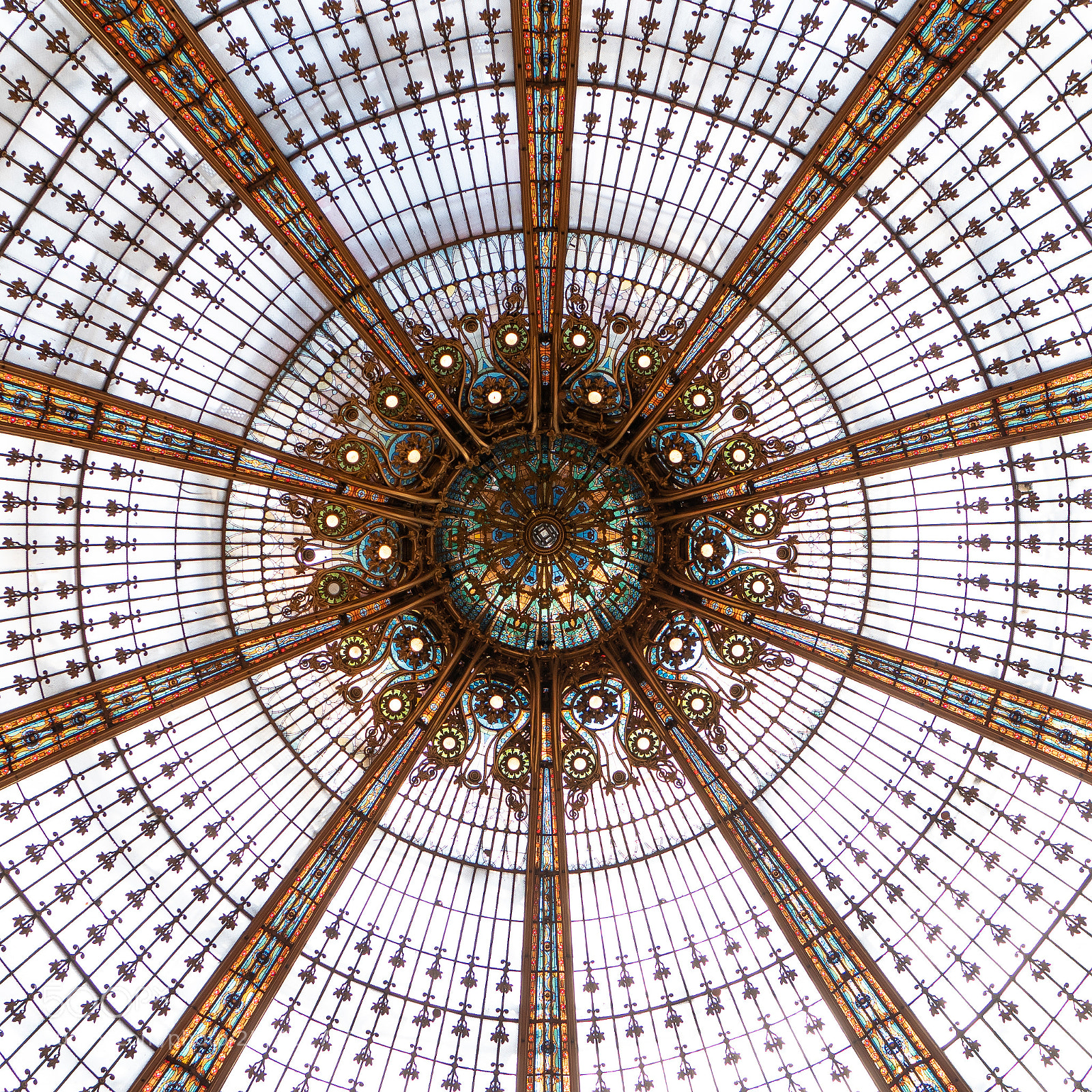 Panasonic Lumix DMC-GX85 (Lumix DMC-GX80 / Lumix DMC-GX7 Mark II) sample photo. L'oeil du dieu du photography