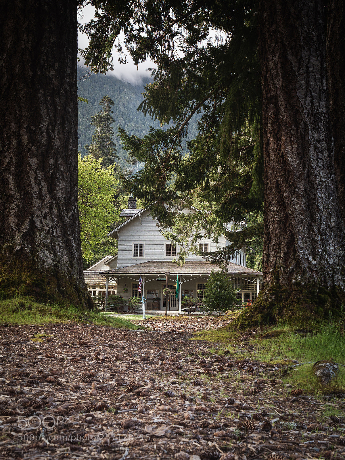 Canon EOS 6D sample photo. The lodge photography