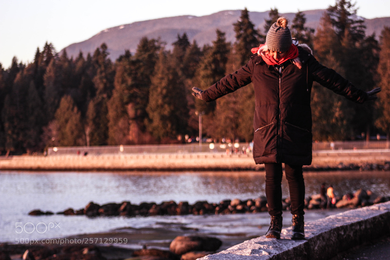 Canon EOS 700D (EOS Rebel T5i / EOS Kiss X7i) sample photo. Woman walking on the photography