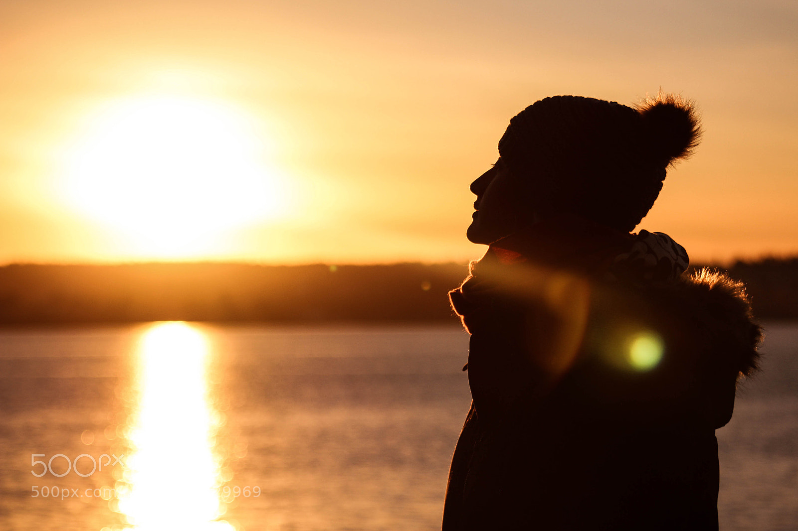 Canon EOS 700D (EOS Rebel T5i / EOS Kiss X7i) sample photo. Woman at sunset silhouette photography