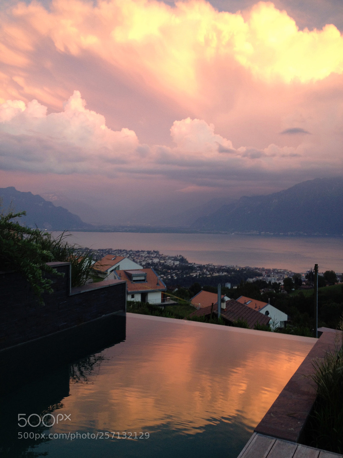 Apple iPhone 4S sample photo. Swiss life photography