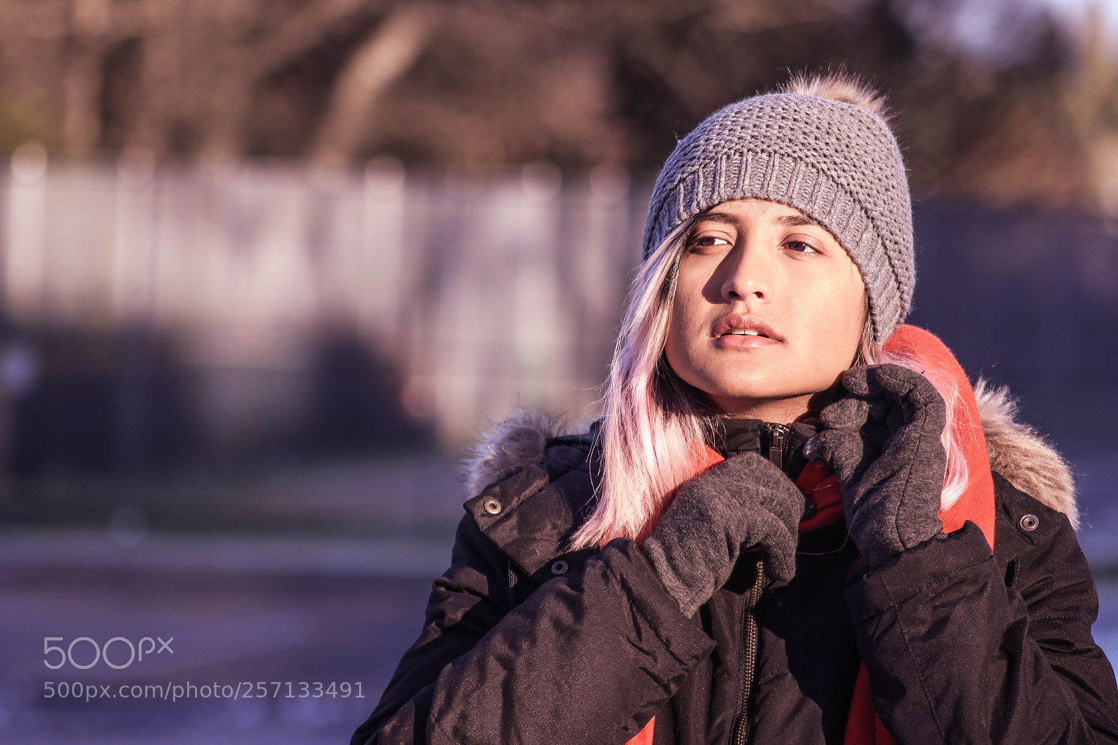 Canon EOS 700D (EOS Rebel T5i / EOS Kiss X7i) sample photo. Young woman in winter photography