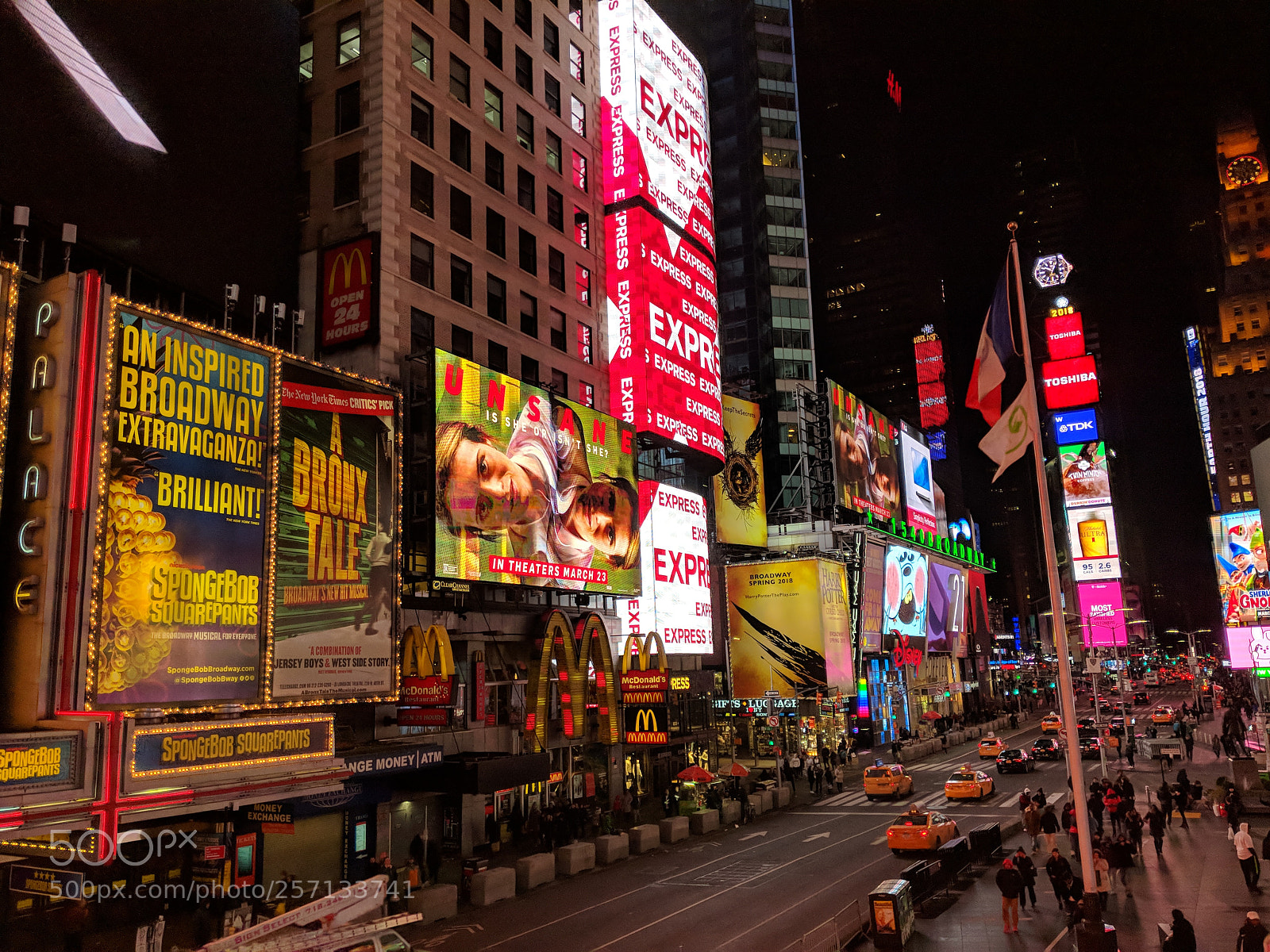 Google Pixel 2 XL sample photo. Times square photography