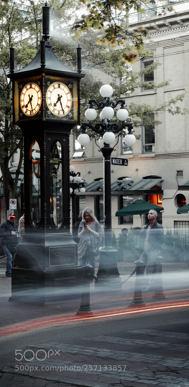 Panasonic Lumix DC-GH5 sample photo. Steam clock photography