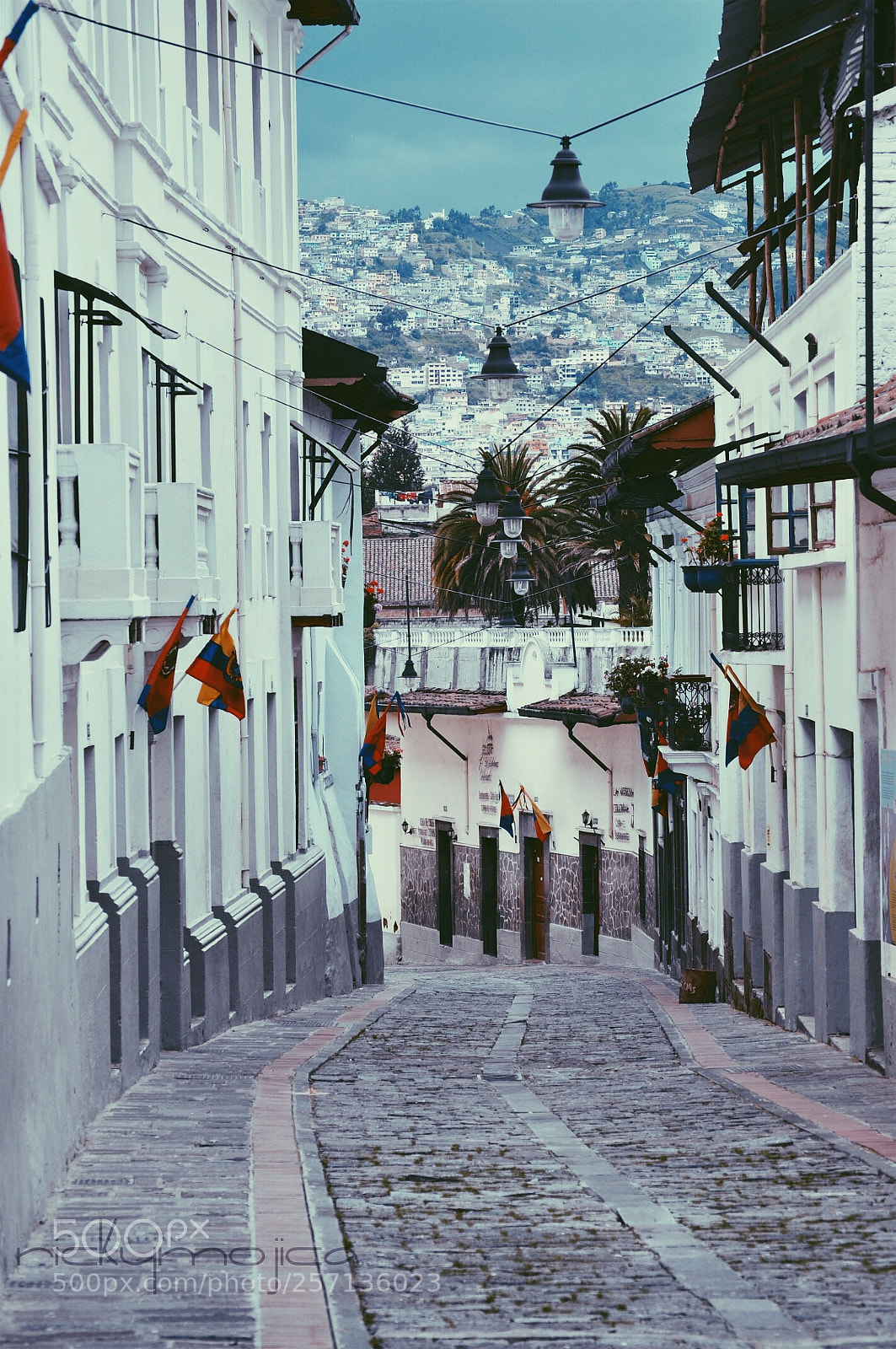 Nikon D5000 sample photo. Calle la ronda quito photography