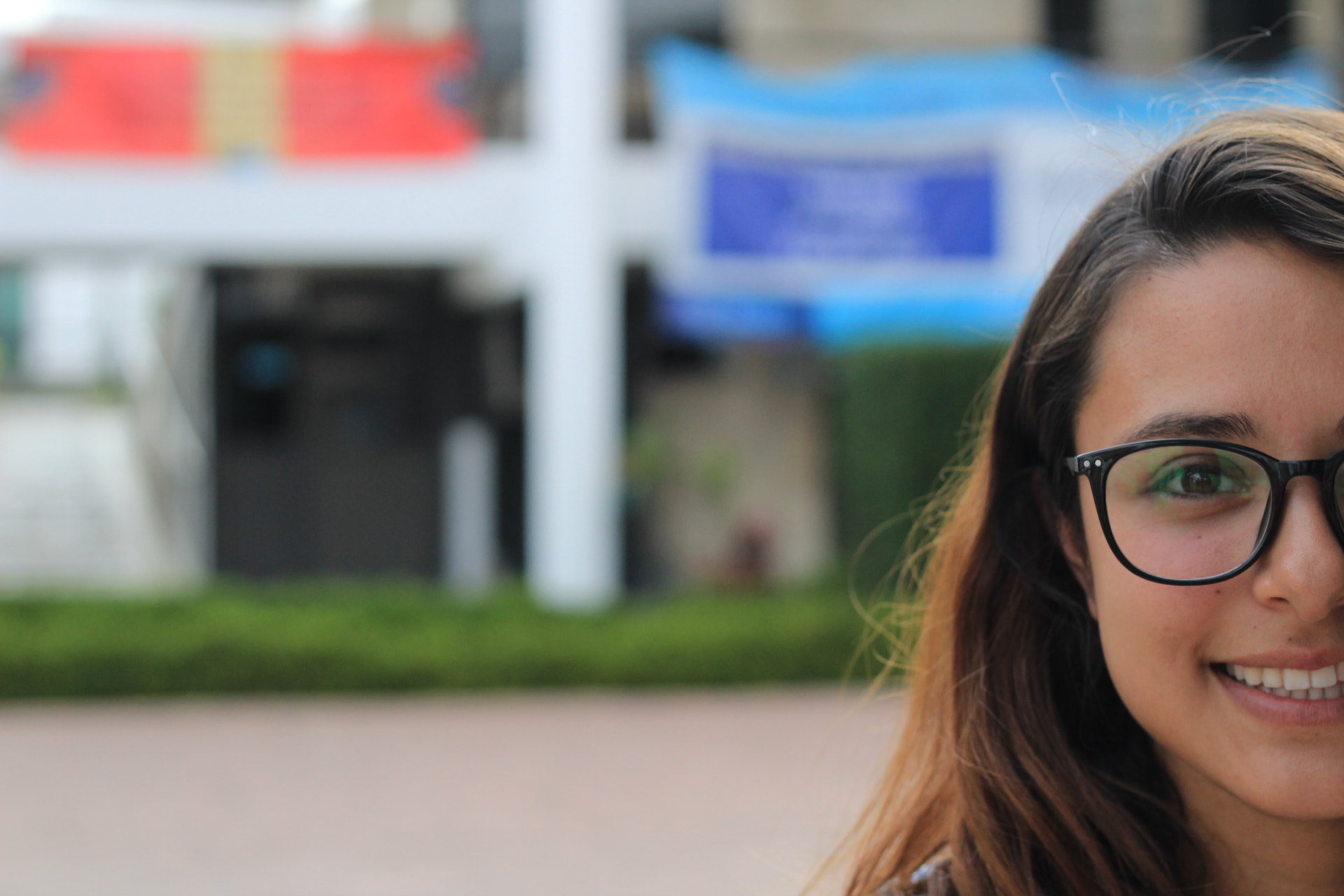 Canon EOS 1300D (EOS Rebel T6 / EOS Kiss X80) sample photo. Beautiful smile photography