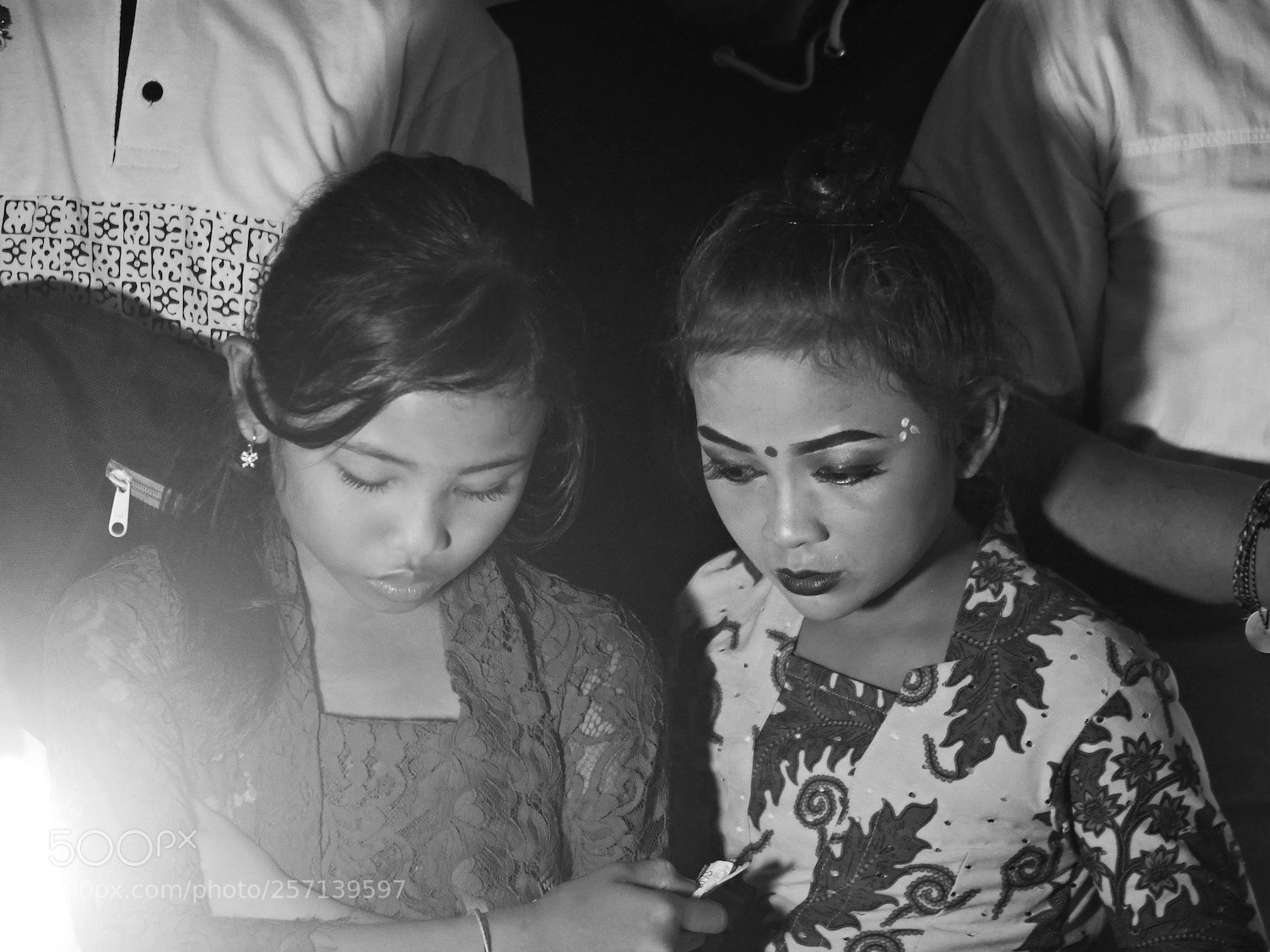 Panasonic Lumix DMC-GH4 sample photo. Girls gambling photography