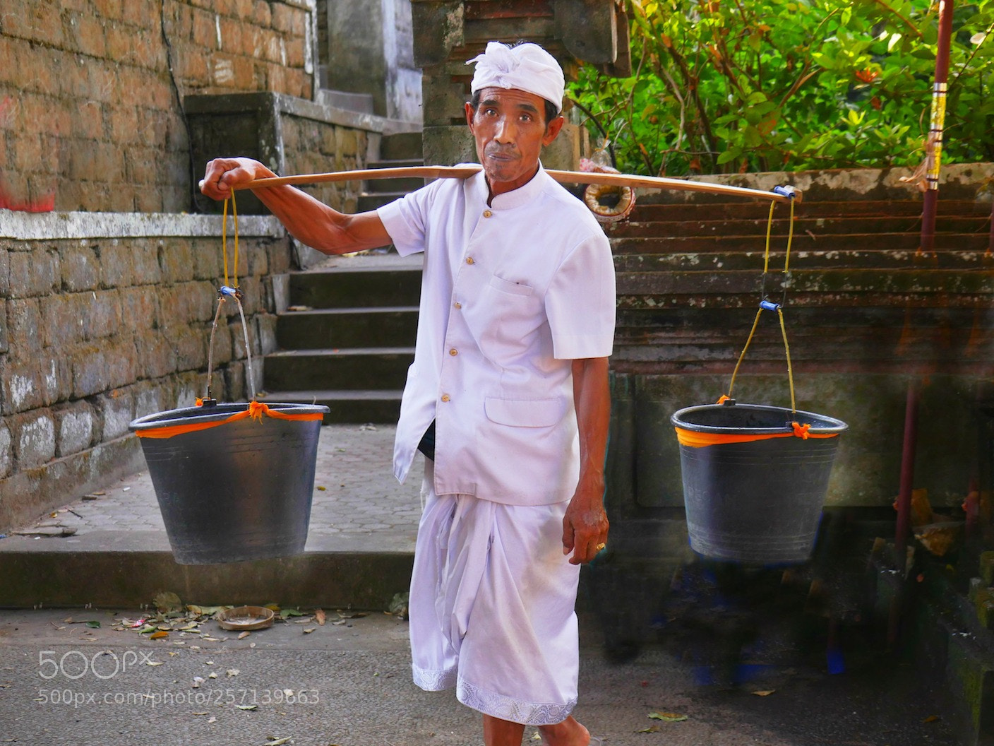 Panasonic Lumix DMC-GH4 sample photo. At the temple 5 photography