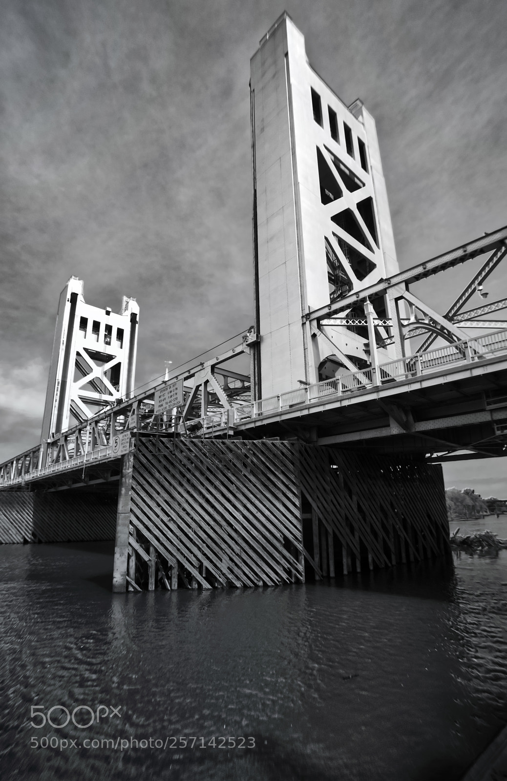 Sony a7 II sample photo. Sony 3871 tall bridge bw photography