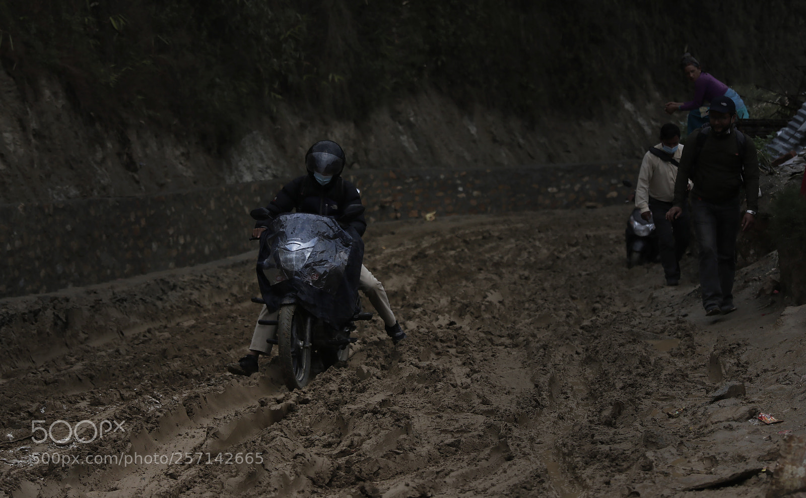 Canon EOS 7D Mark II sample photo. Roads photography