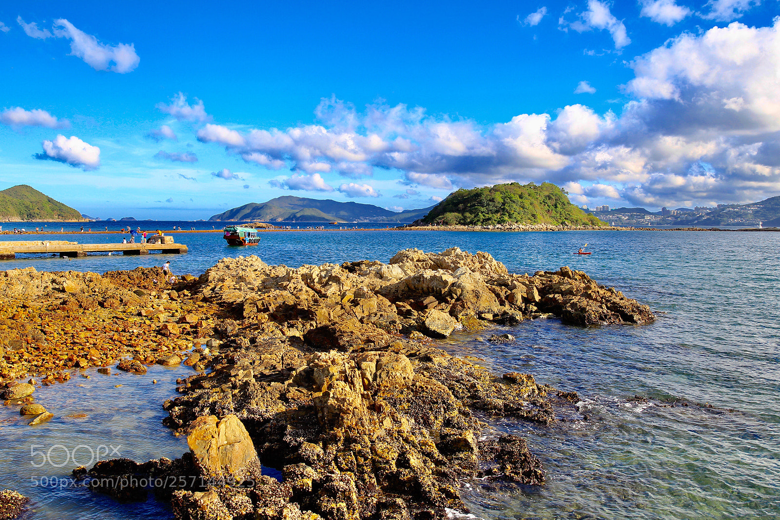 Canon EOS-1D Mark IV sample photo. On the rocks photography