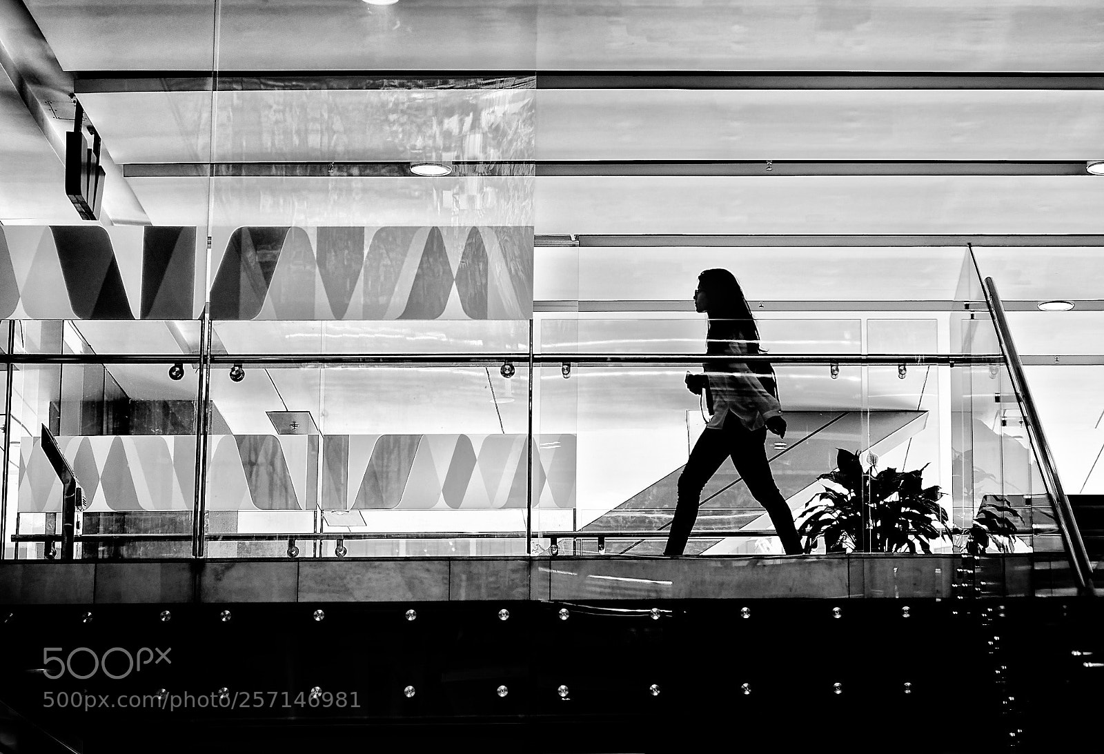 Nikon D7000 sample photo. Woman walks no.98 photography