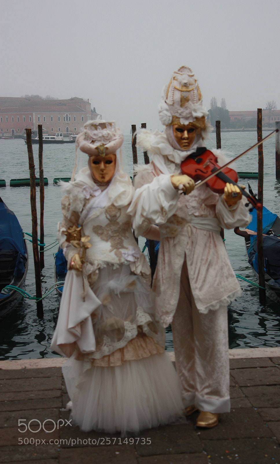 Canon EOS 450D (EOS Rebel XSi / EOS Kiss X2) sample photo. Carnaval de venise photography