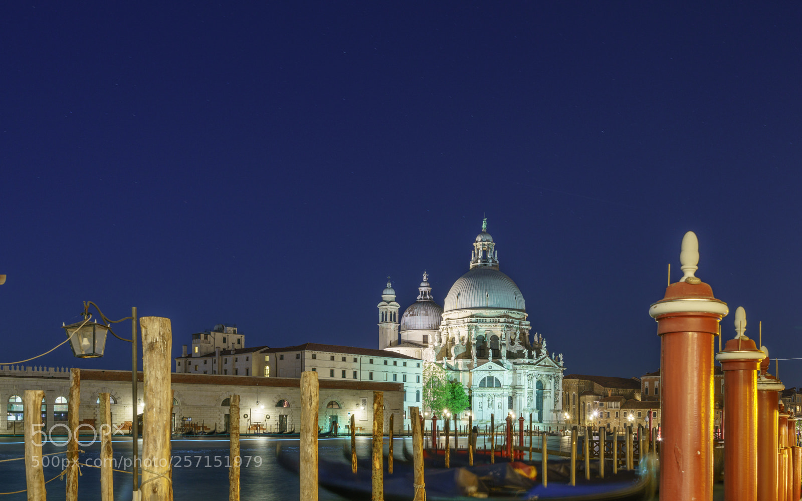Sony a7R II sample photo. Evening walk in venice_1 photography