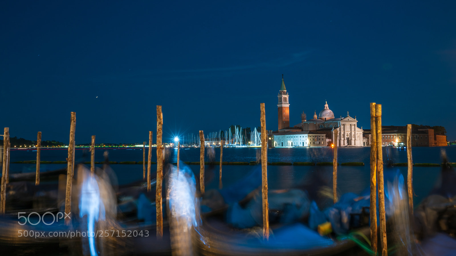 Sony a7R II sample photo. Evening walk in venice_1 photography