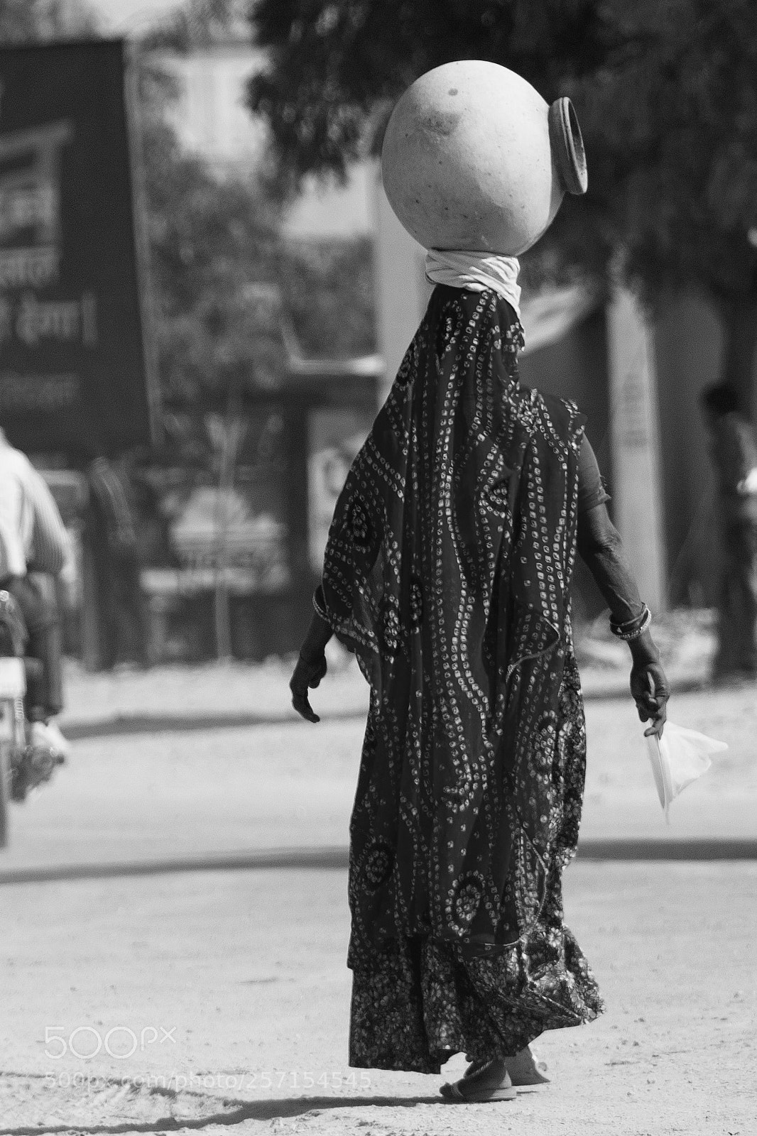 Canon EOS 6D sample photo. Woman carrying water photography