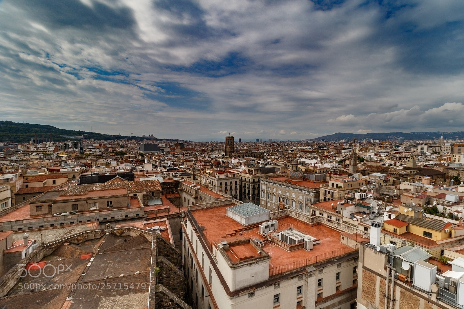 Canon EOS 7D Mark II sample photo. Cloudy barcelona photography