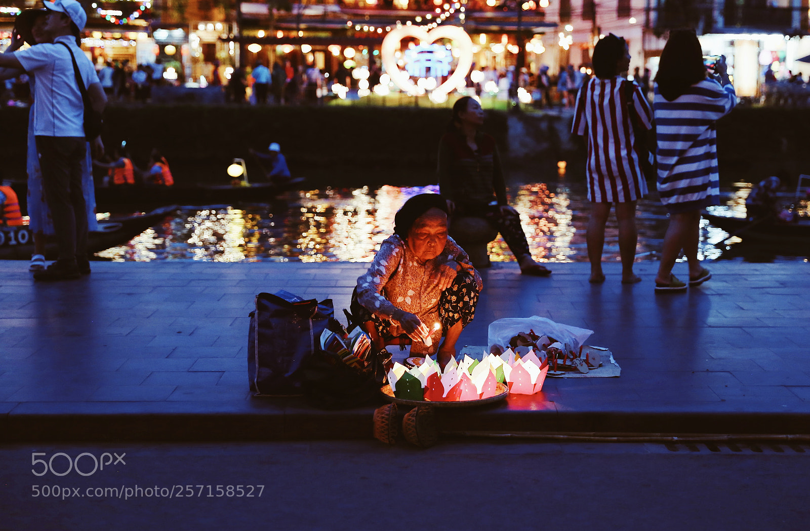 Canon EOS 6D sample photo. Lantern seller photography