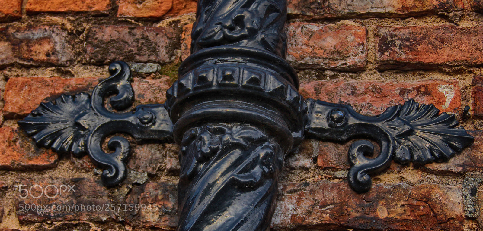 Canon EOS 700D (EOS Rebel T5i / EOS Kiss X7i) sample photo. Drain pipe photography