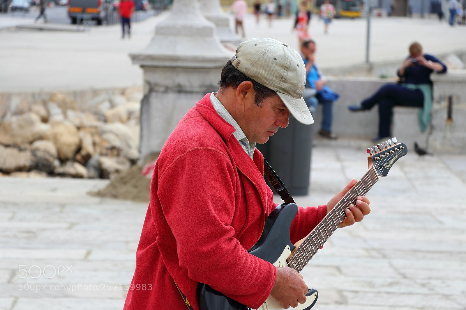 Canon EOS 80D sample photo. Street musician in lisbon photography