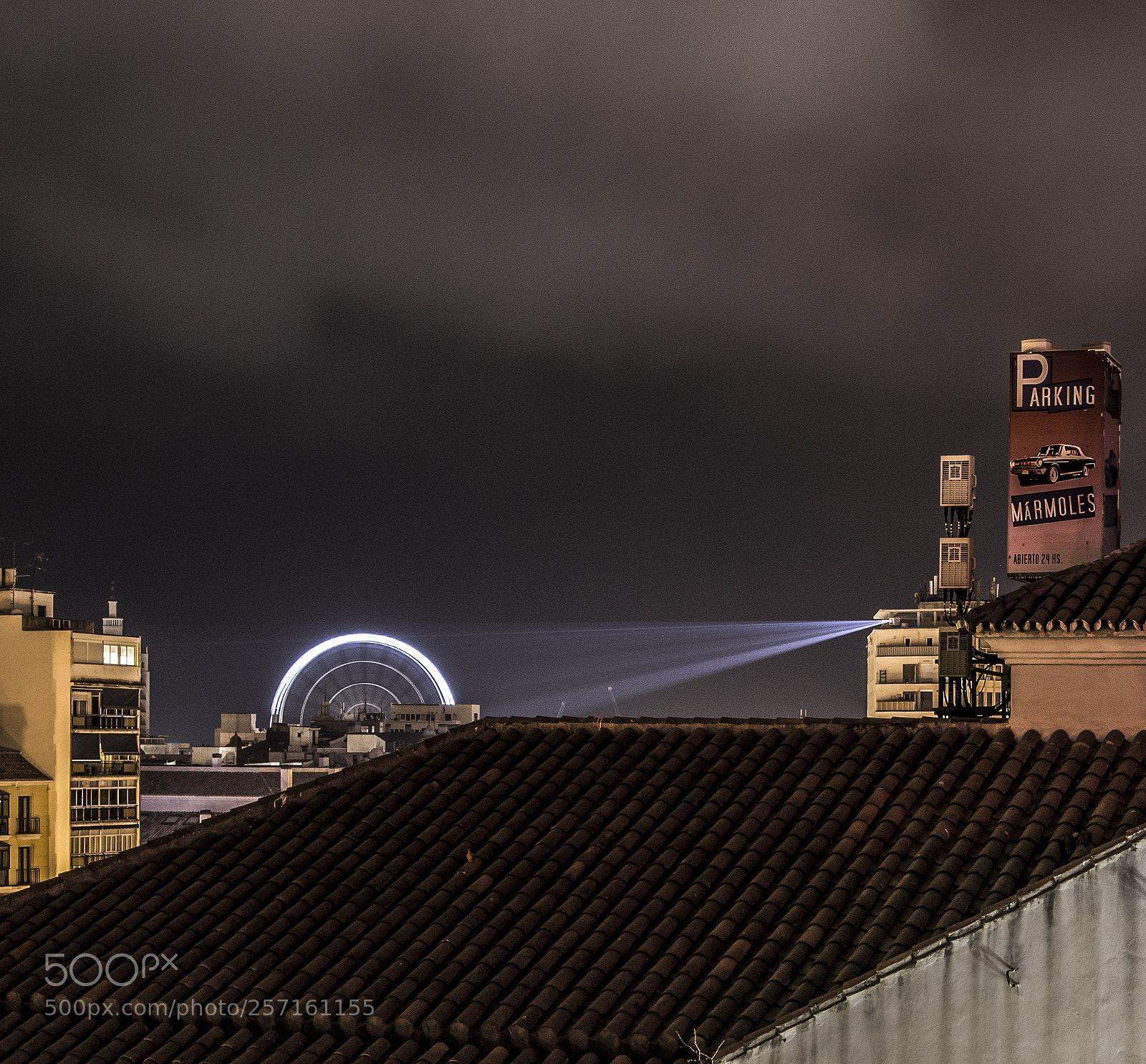 Canon EOS 600D (Rebel EOS T3i / EOS Kiss X5) sample photo. "ferris wheel signal" photography
