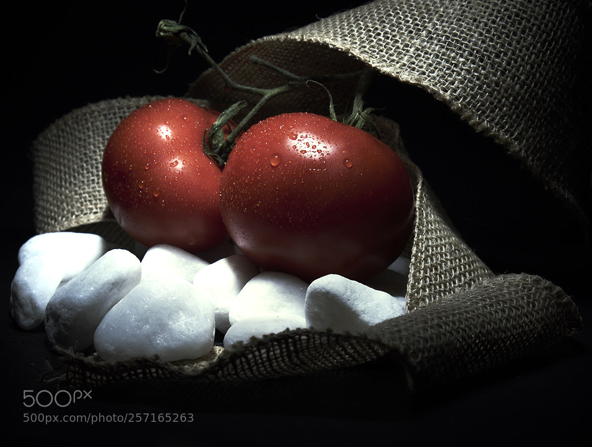 Fujifilm X-T2 sample photo. Tomatoes [light painting mode] photography