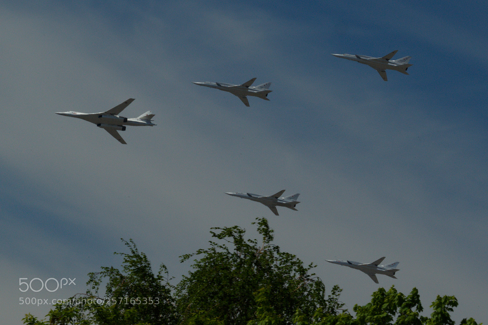 Canon EOS 700D (EOS Rebel T5i / EOS Kiss X7i) sample photo. V-day flypast photography