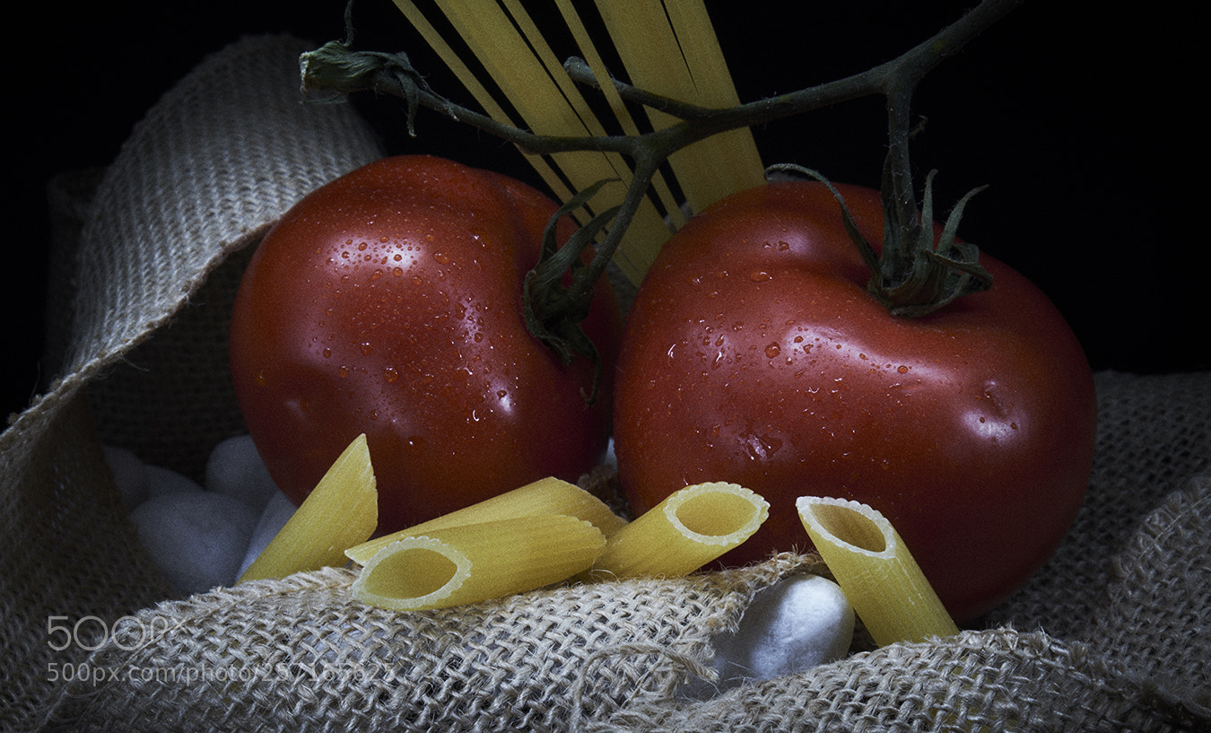 Fujifilm X-T2 sample photo. Pasta and pomodoro light photography