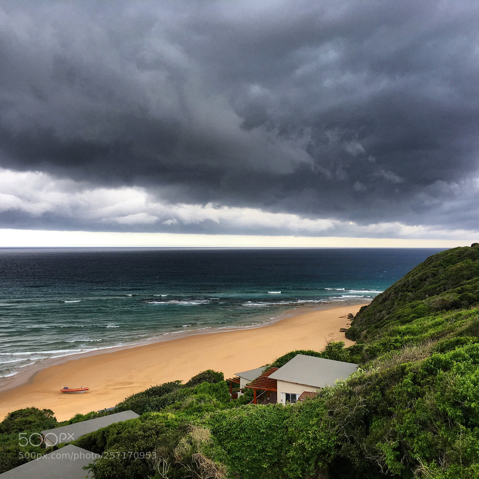 Apple iPhone SE sample photo. Storm brewing photography