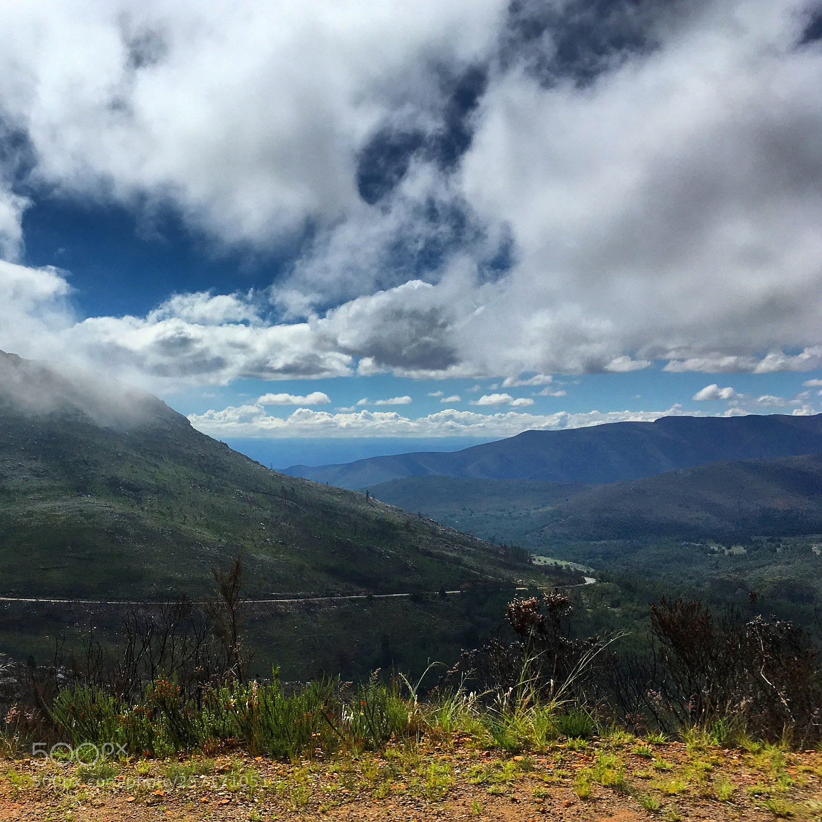 Apple iPhone SE sample photo. Mountains and valleys photography