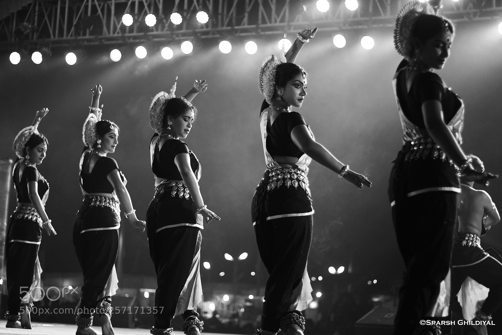 Canon EOS 700D (EOS Rebel T5i / EOS Kiss X7i) sample photo. The dance pattern photography