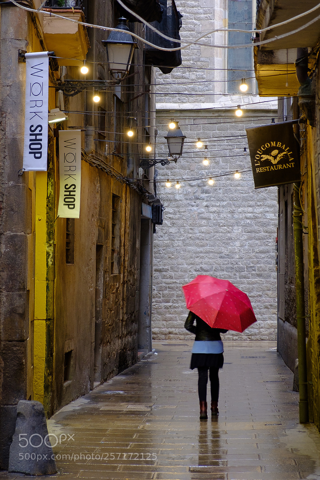 Fujifilm X-T20 sample photo. Red umbrella photography