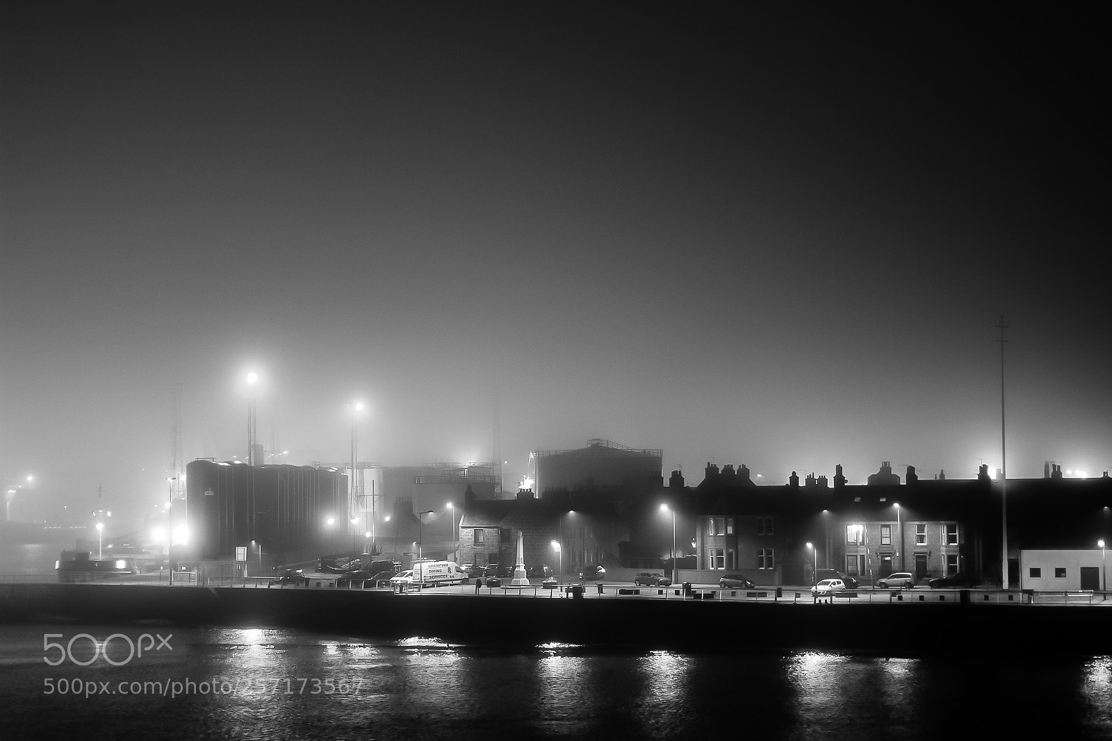 Canon EOS 1300D (EOS Rebel T6 / EOS Kiss X80) sample photo. Fog at aberdeen harbour photography