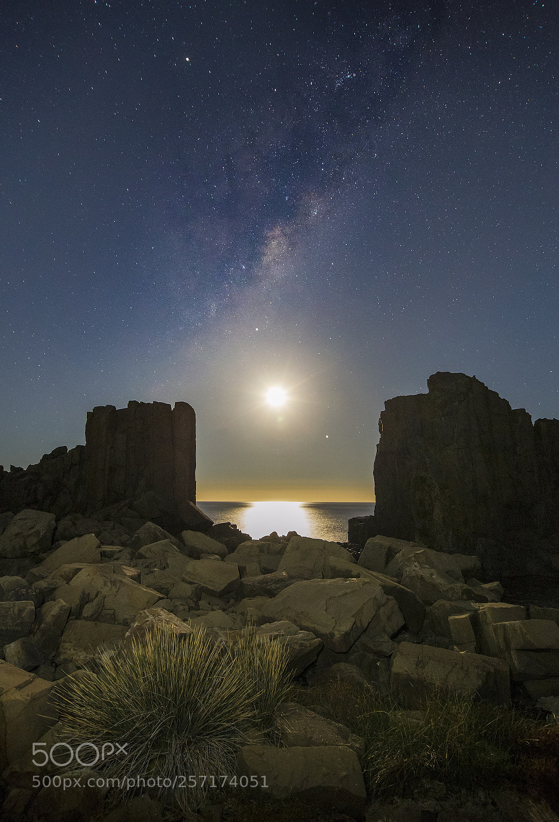 Canon EOS 6D sample photo. Moon rise over planet photography