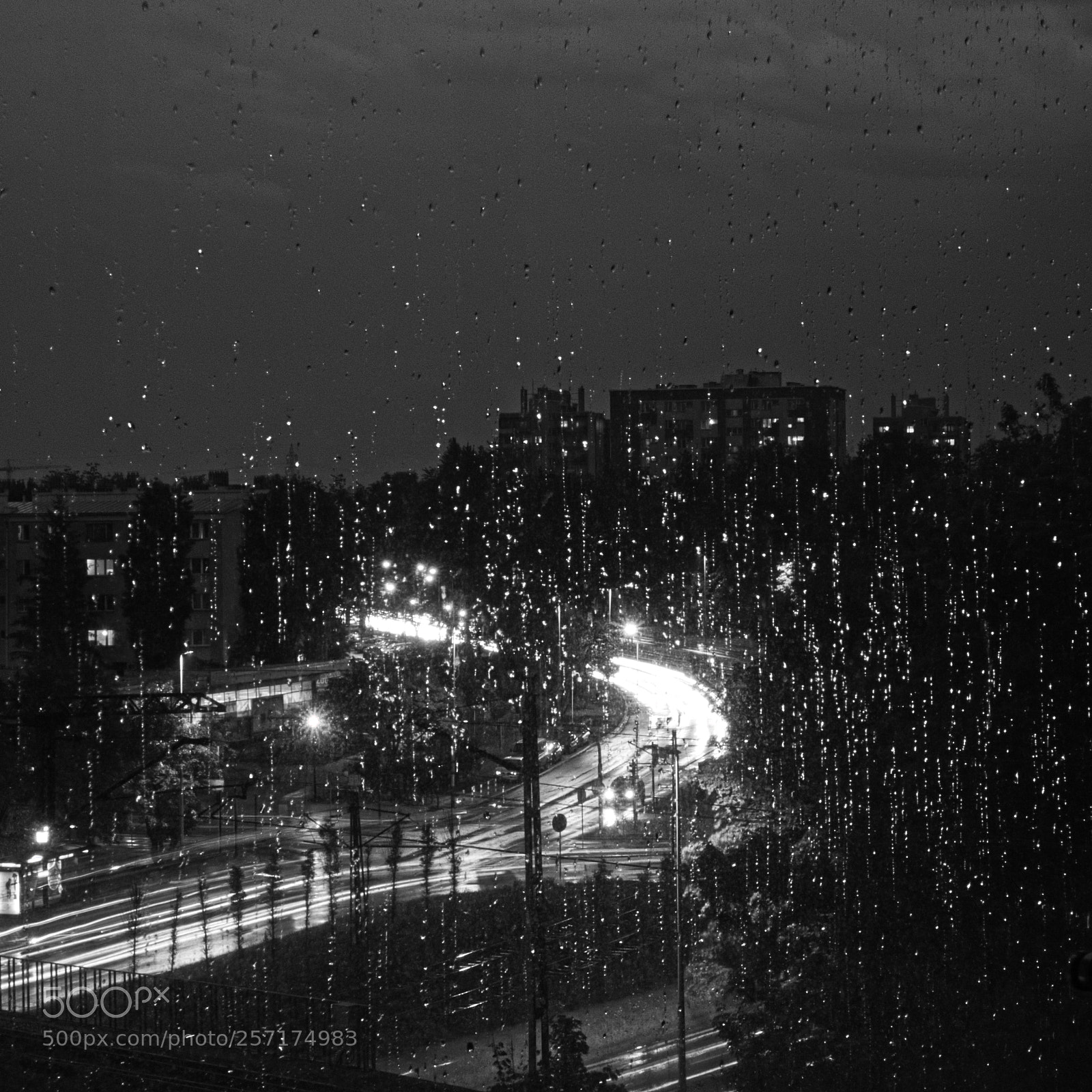Panasonic Lumix DMC-GX85 (Lumix DMC-GX80 / Lumix DMC-GX7 Mark II) sample photo. Cracow in rain photography