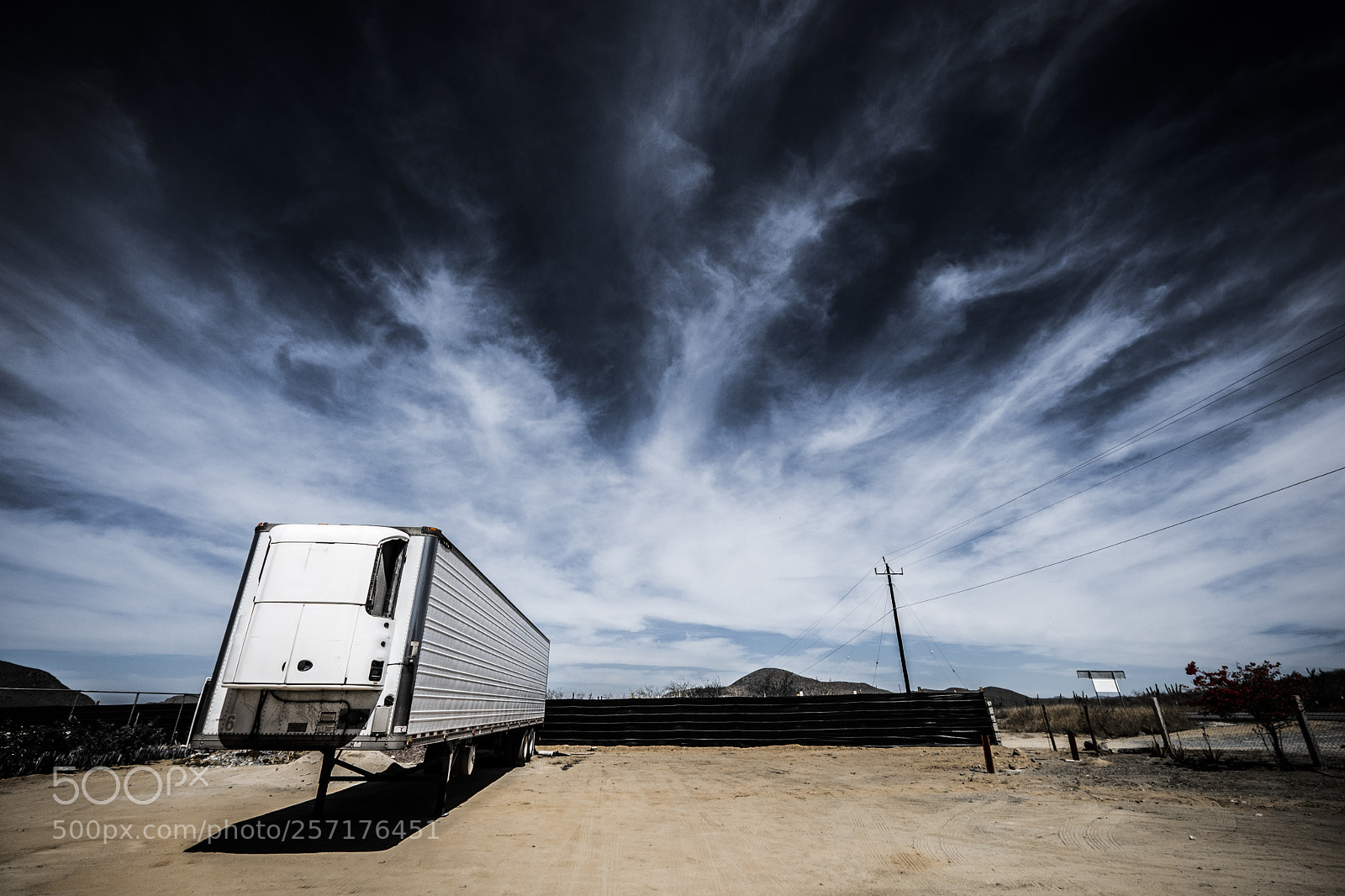 Fujifilm X-T2 sample photo. Parking in the desert photography