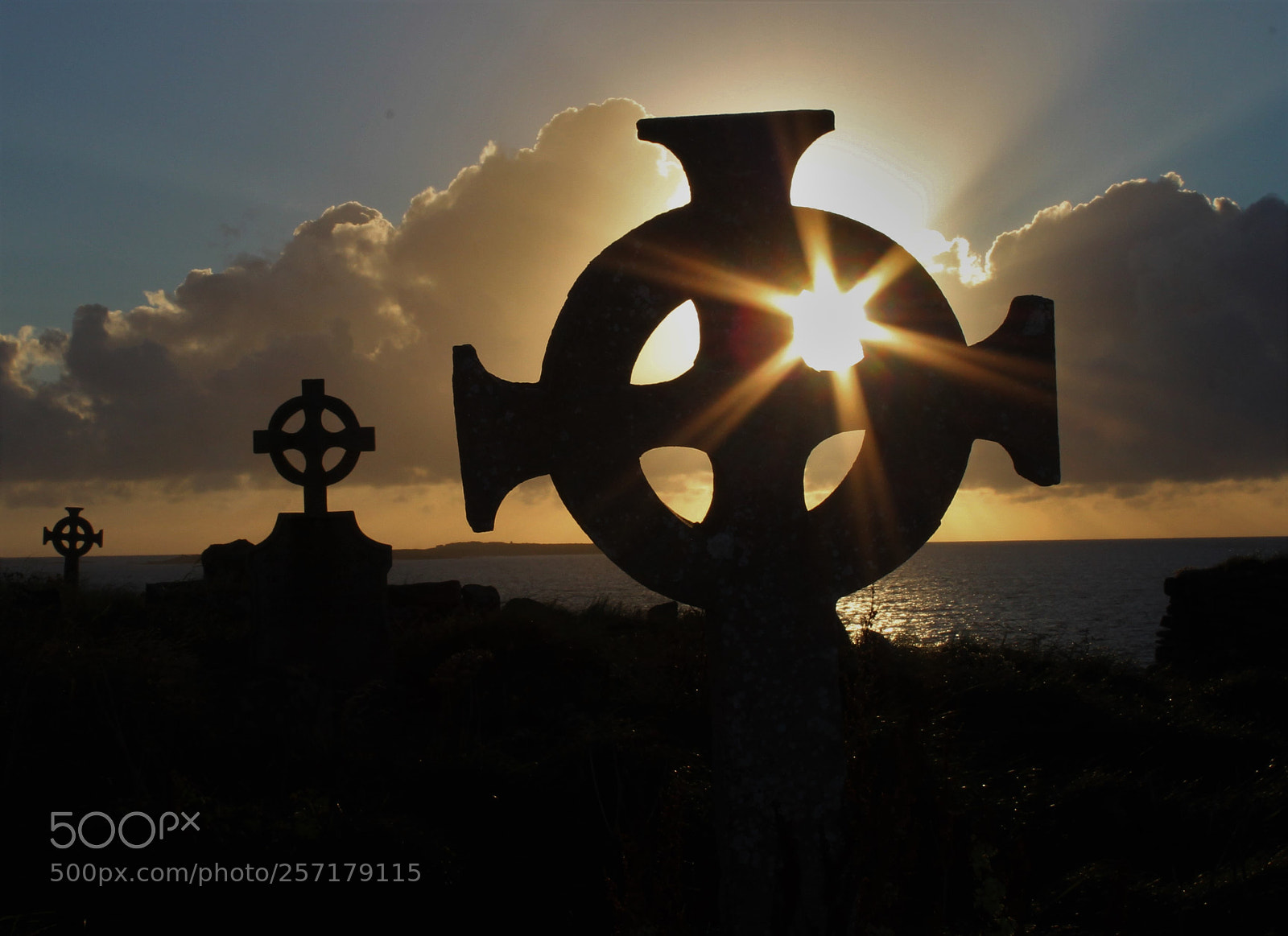Canon EOS 1100D (EOS Rebel T3 / EOS Kiss X50) sample photo. Cross with sunset photography