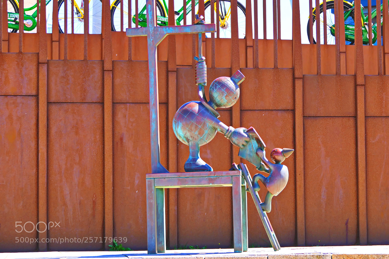 Panasonic Lumix DMC-FZ2500 (Lumix DMC-FZ2000) sample photo. Skulpture photography