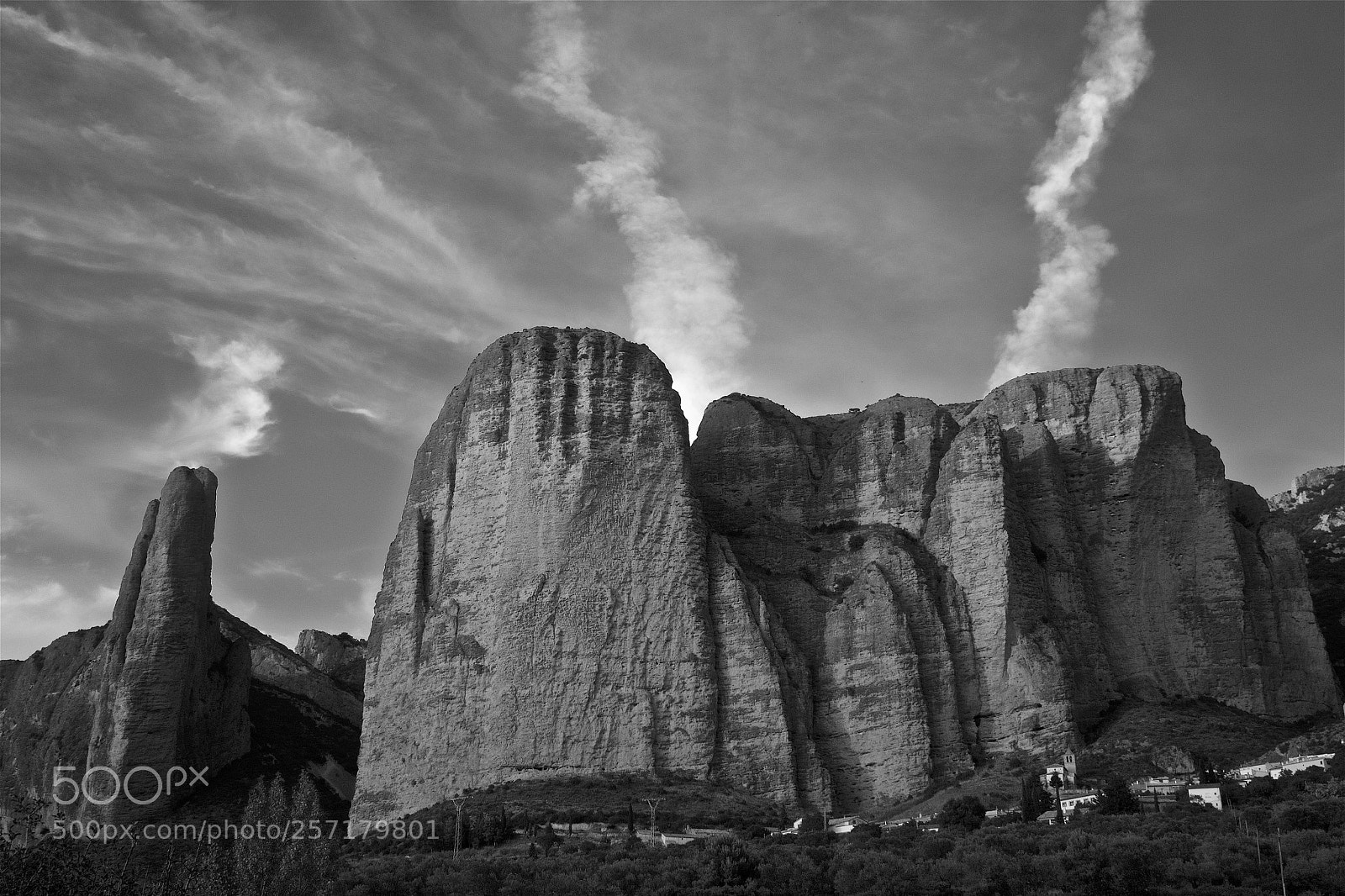 Olympus OM-D E-M5 sample photo. Mallos de riglos fir photography