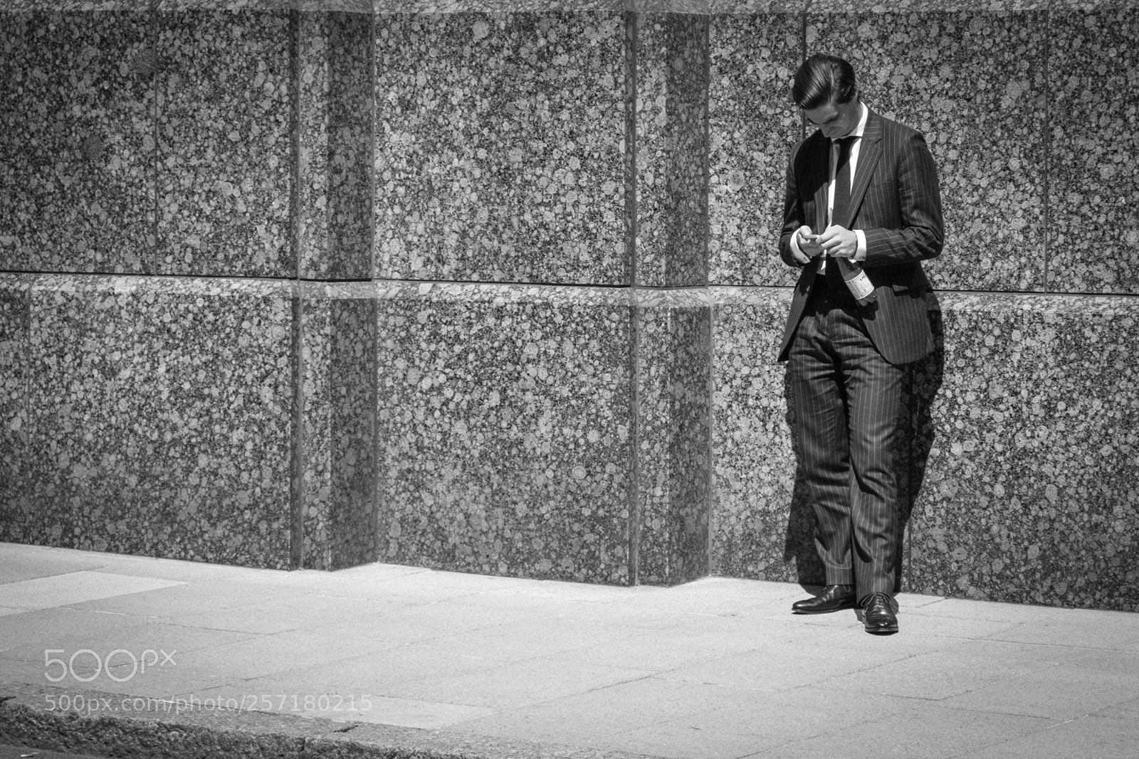 Fujifilm X-T20 sample photo. Cigarette break photography