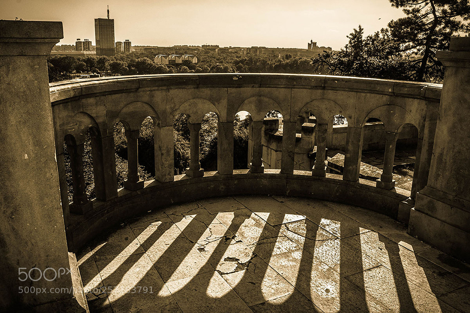 Canon EOS 1200D (EOS Rebel T5 / EOS Kiss X70 / EOS Hi) sample photo. Shadows at kalemegdan fortress photography