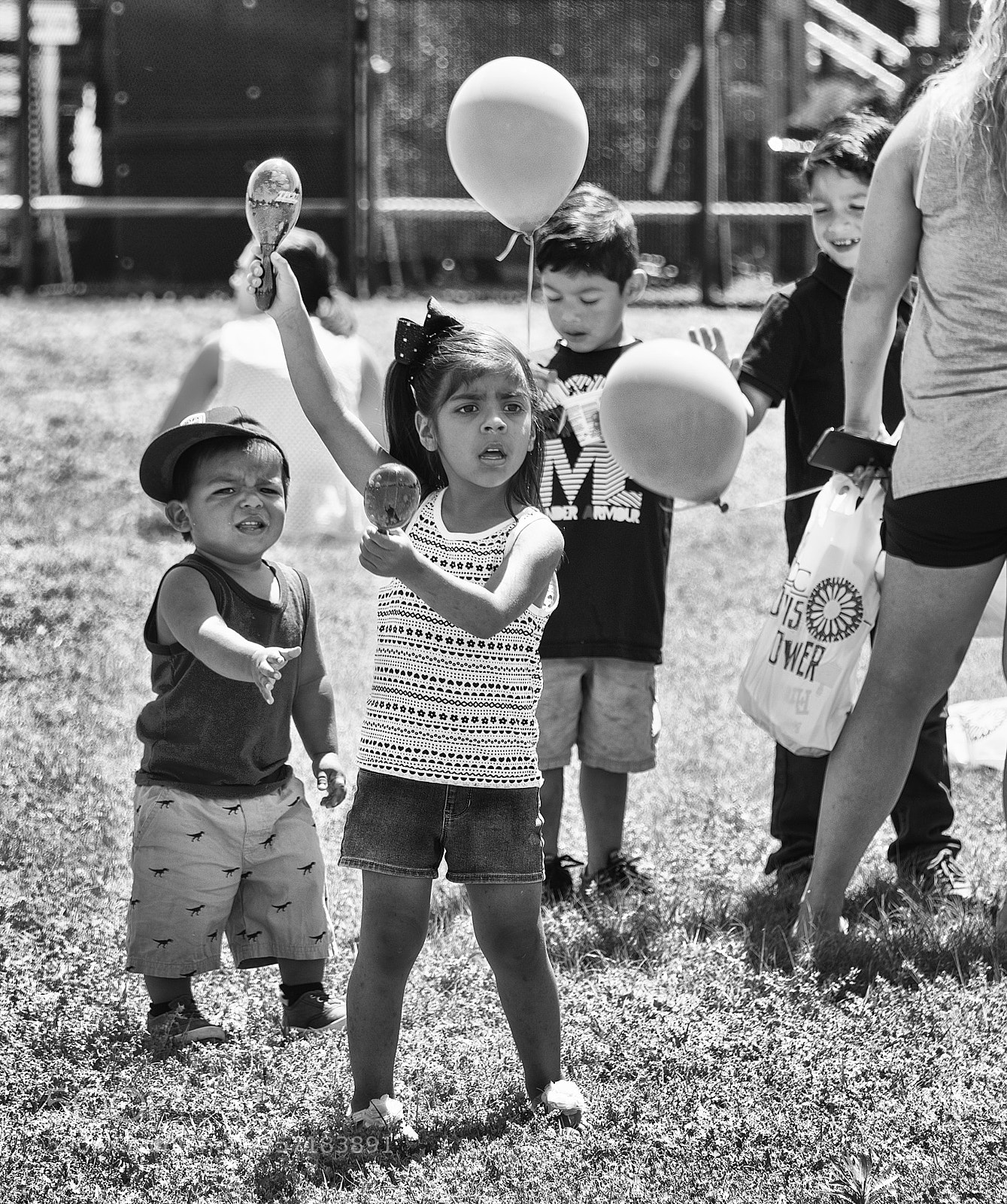 Nikon D610 sample photo. Girl with maracas, cinco photography