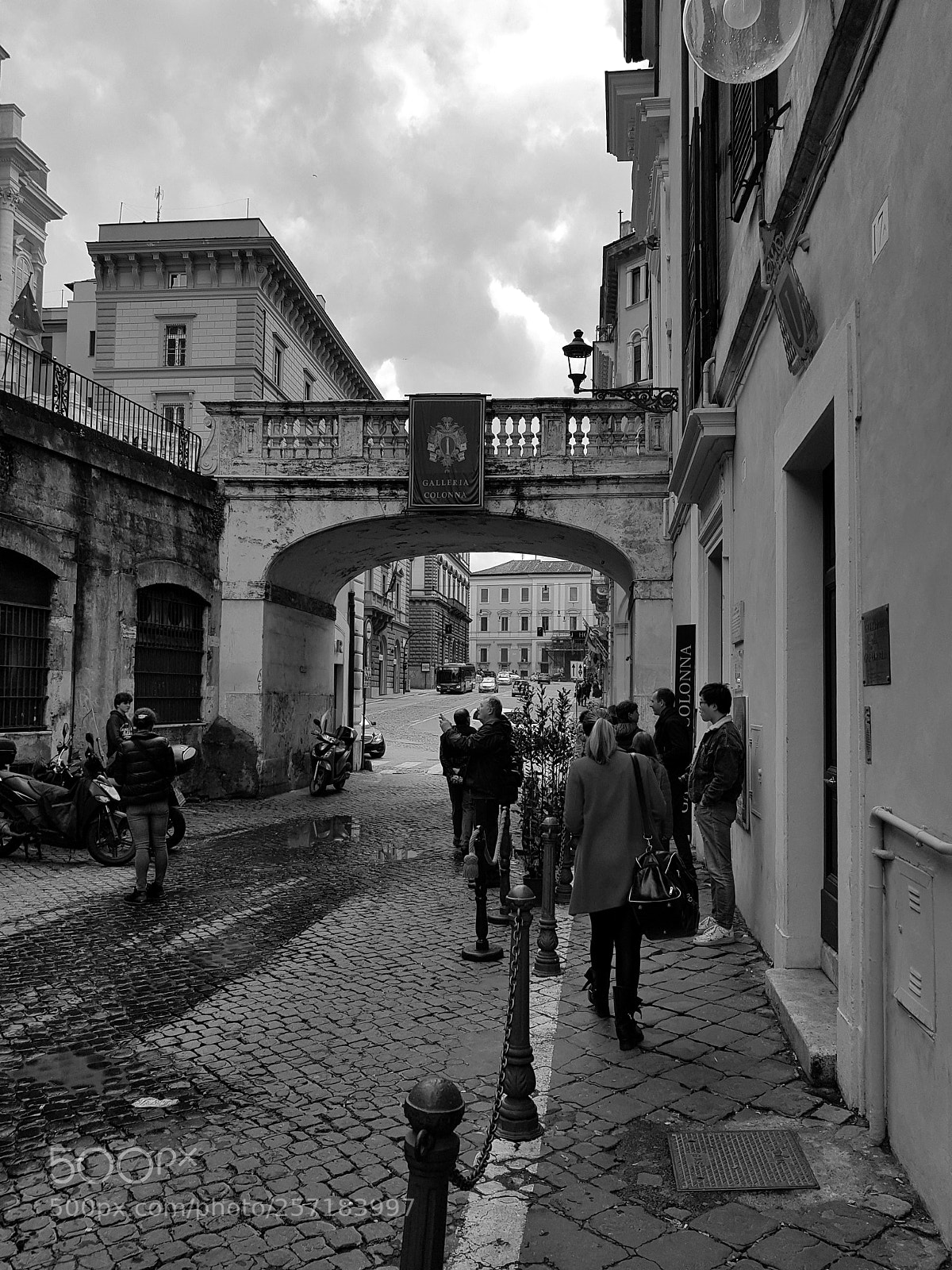 Samsung Galaxy S8+ sample photo. #calle #blackandwhite #roma?? photography
