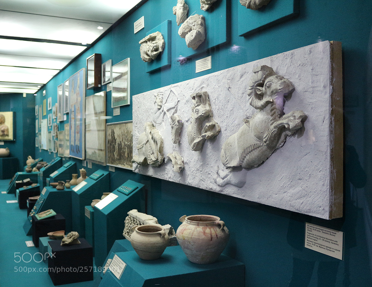 Canon EOS 700D (EOS Rebel T5i / EOS Kiss X7i) sample photo. Museum photography