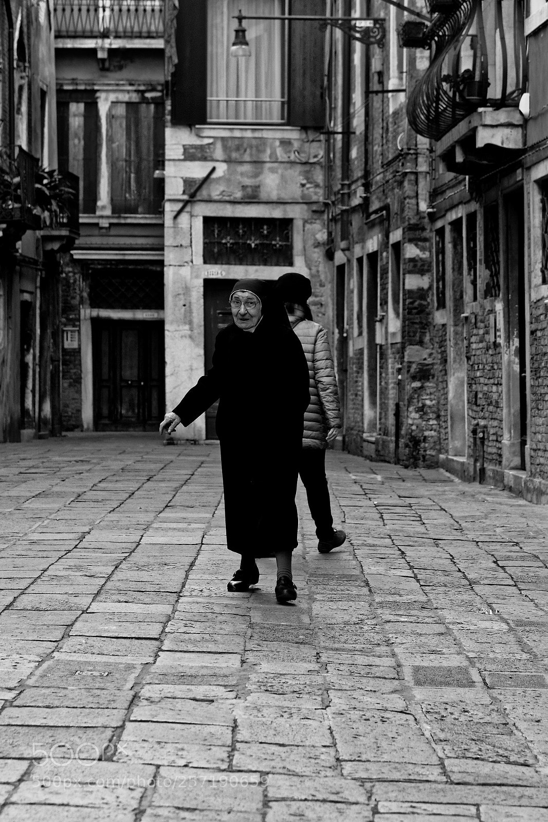 Canon EOS 6D + Canon EF 24-105mm F4L IS USM sample photo. Living in venice photography