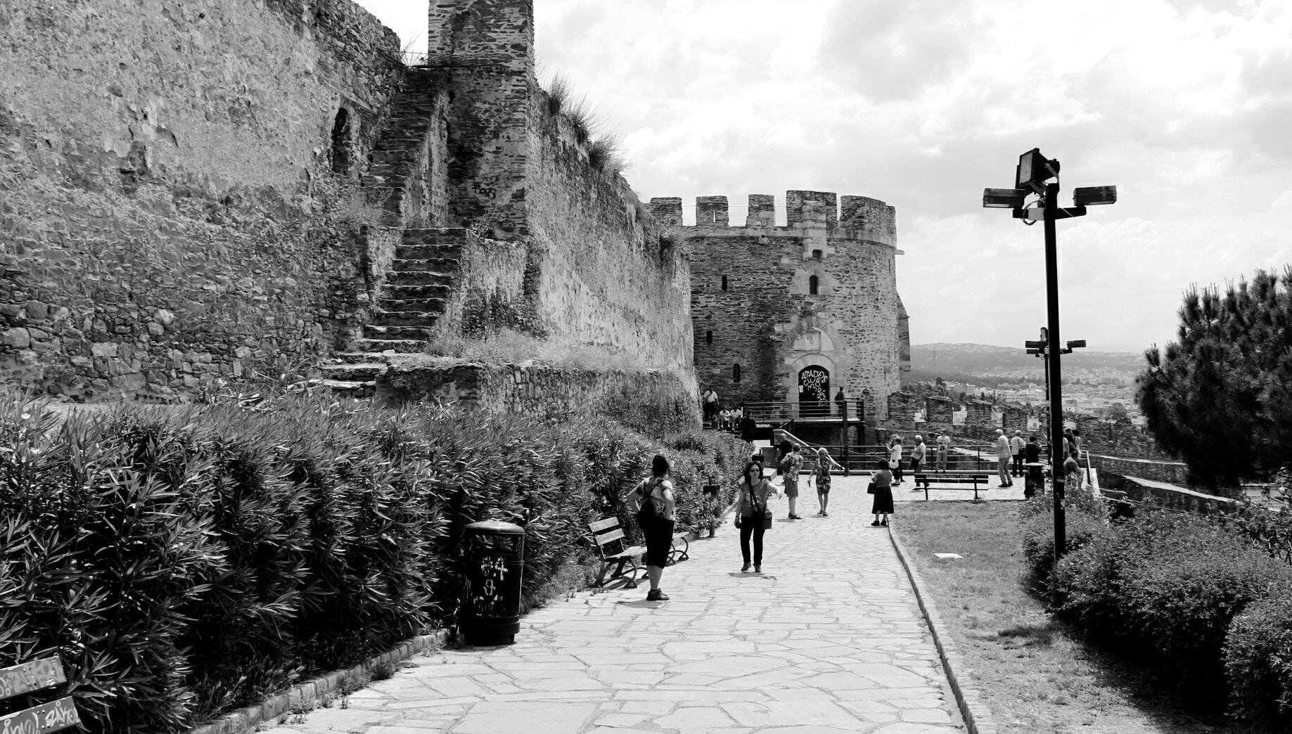 Canon EOS 1300D (EOS Rebel T6 / EOS Kiss X80) + Version 1.0.2 sample photo. Thessaloniki castle photography
