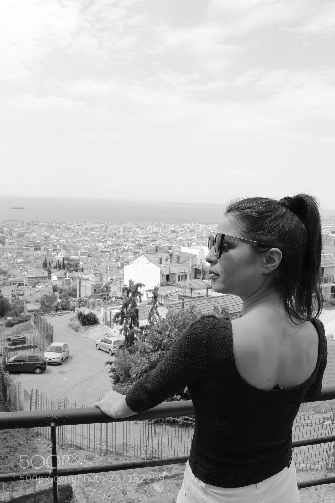 Canon EOS 1300D (EOS Rebel T6 / EOS Kiss X80) sample photo. City girl photography