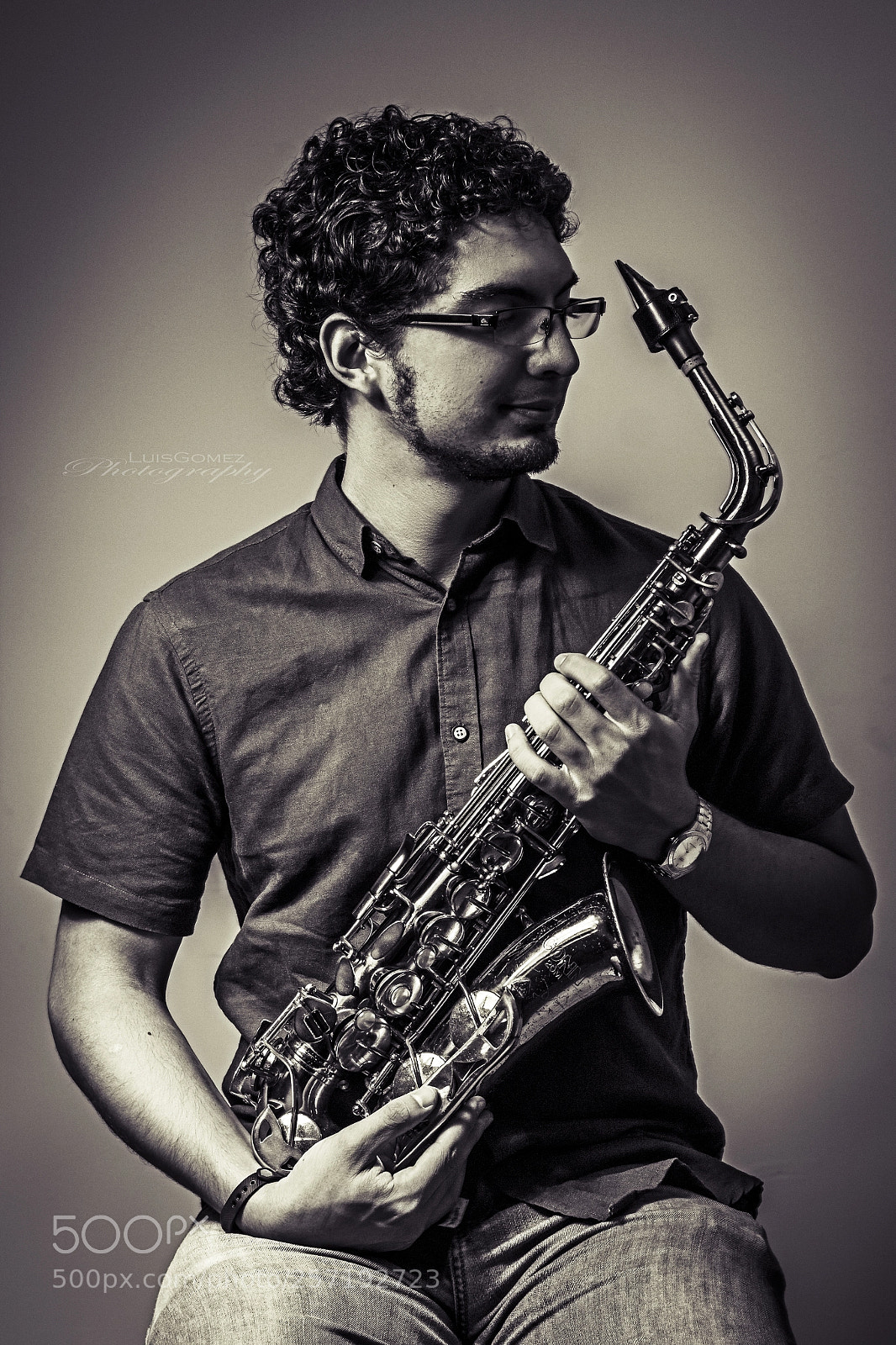 Canon EOS 1300D (EOS Rebel T6 / EOS Kiss X80) sample photo. Sax player photography