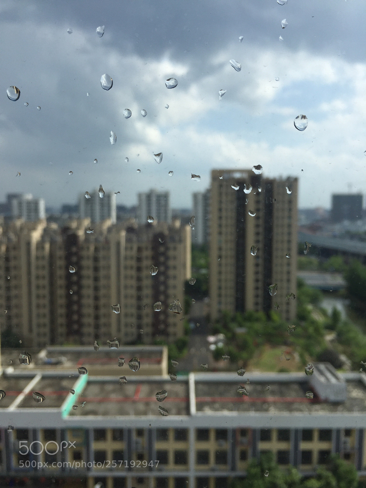 Apple iPhone 6 sample photo. Rain photography