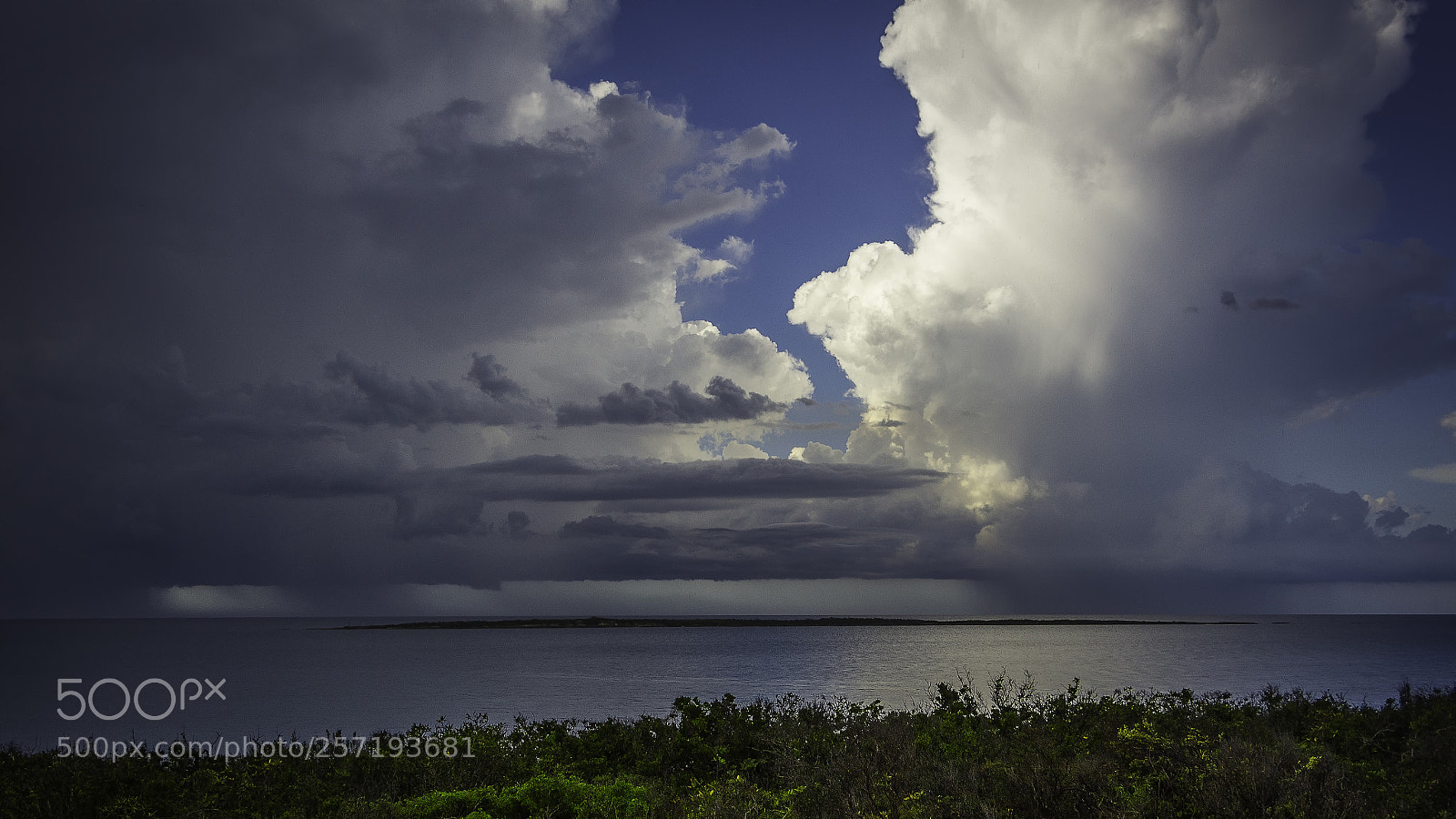 Canon EOS 700D (EOS Rebel T5i / EOS Kiss X7i) sample photo. Storm in the horizon photography